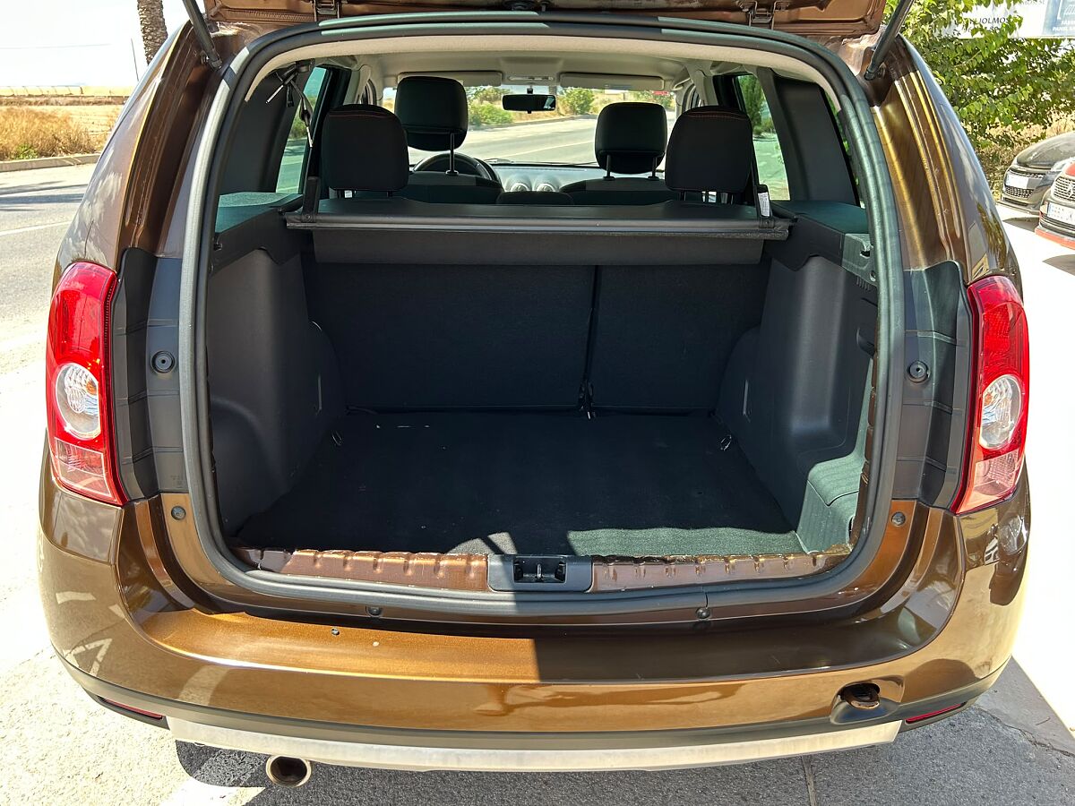DACIA DUSTER LAUREATE 1.5 DCI SPANISH LHD IN SPAIN 29000 MILES SUPERB 2014